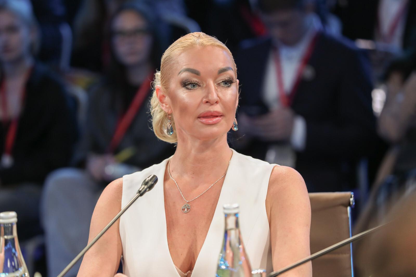 «Петр выполняет вещи, неподвластные никаким мировым спортсменам»: Волочкова осталась в восторге от Гуменника