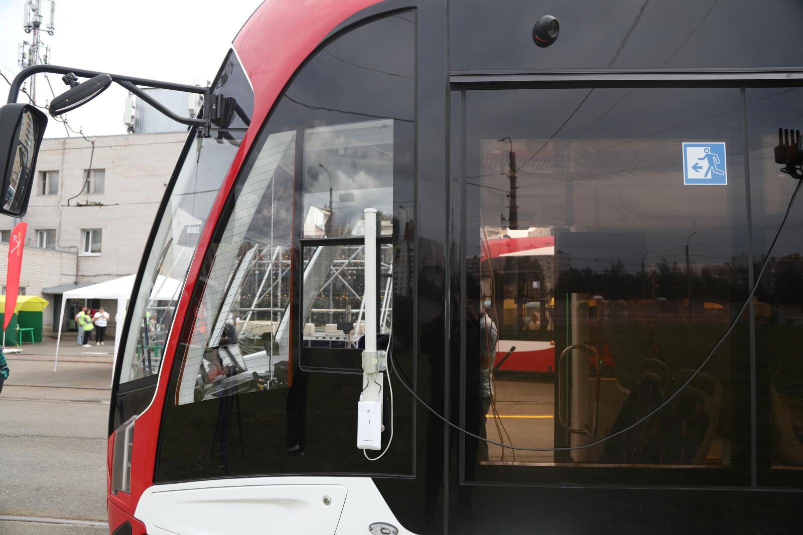 В Петербурге меняют режим рельсового транспорта