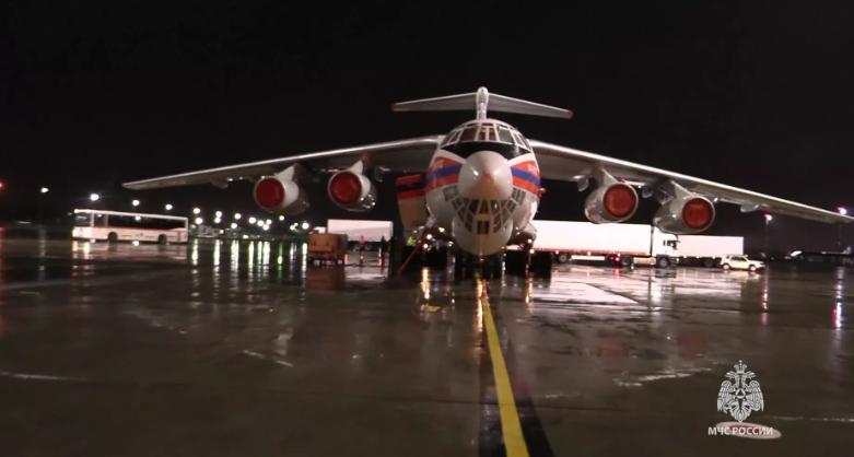 Спецборт МЧС доставил в Россию 84 человека из Египта