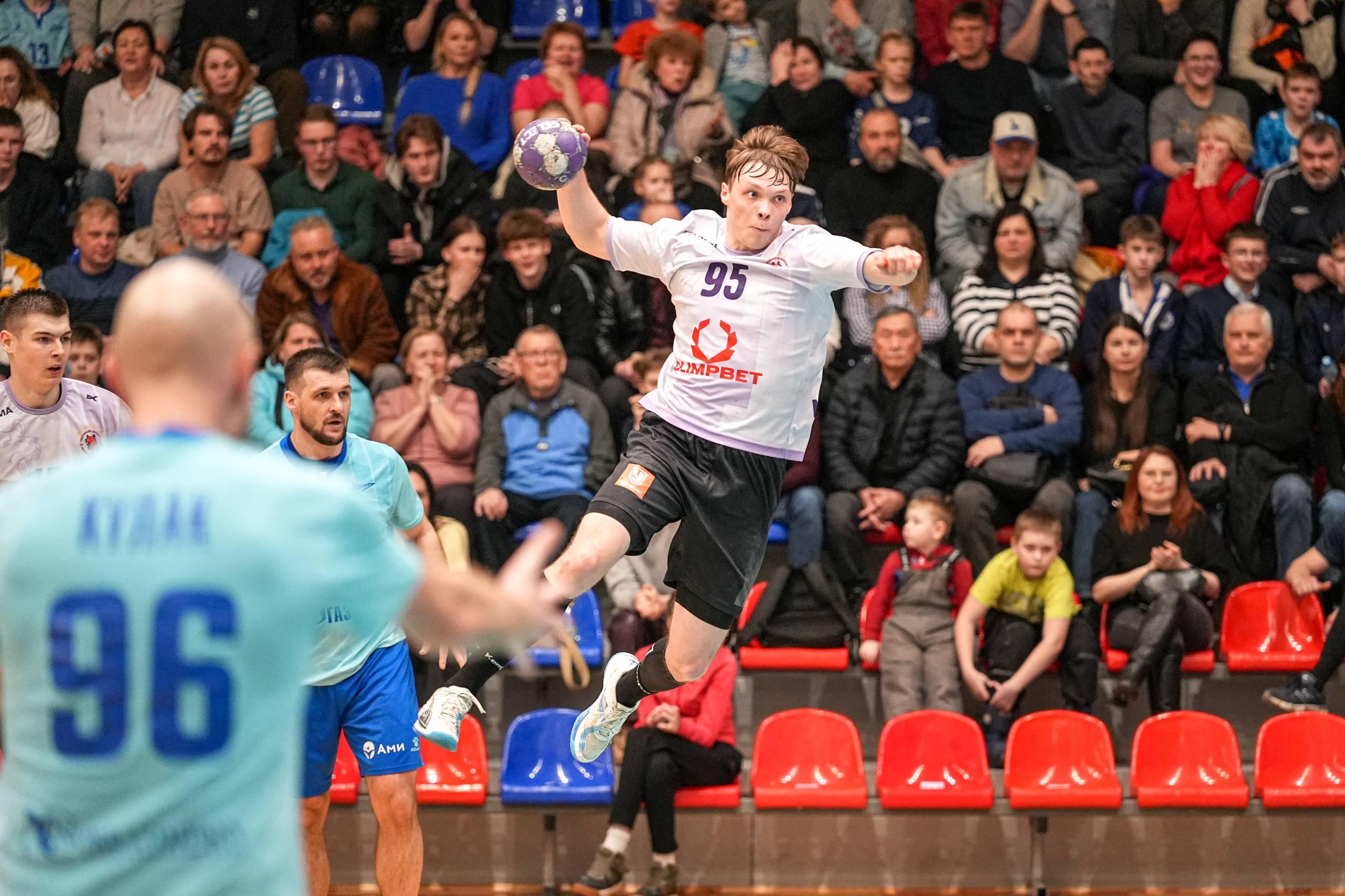 «Зенит» вырвал победу у «Чеховских медведей»