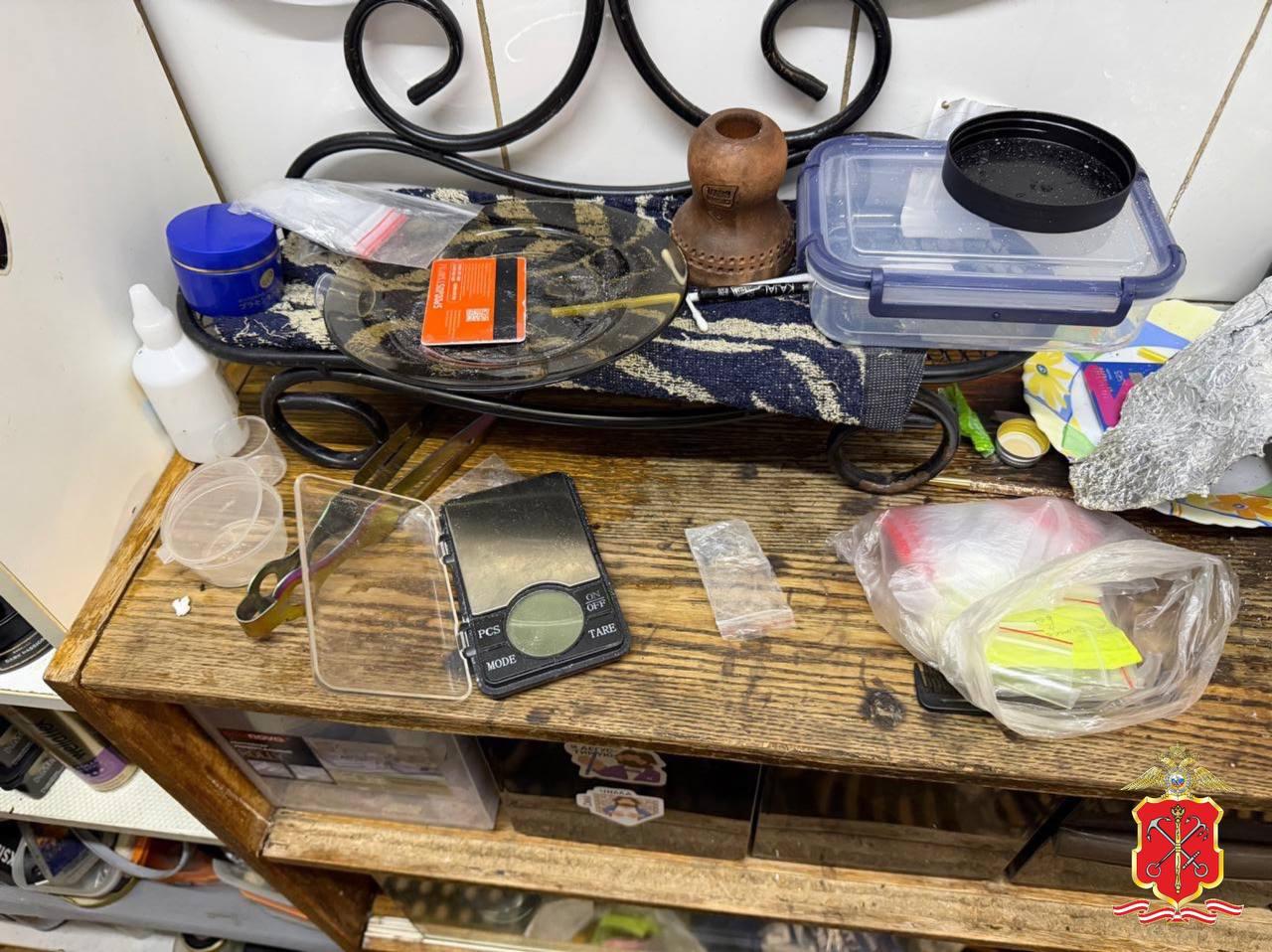 В Петербурге администратор кальян-бара задержана по подозрению в торговле наркотиками