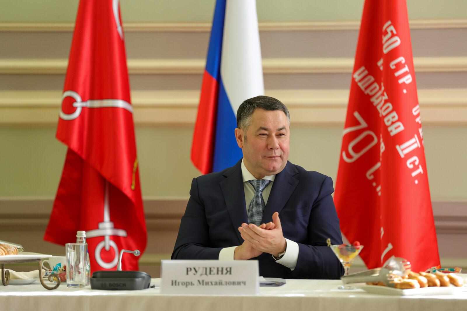 Полномочный представитель президента РФ в СЗФО Игорь Руденя поздравил женщин с 8 Марта