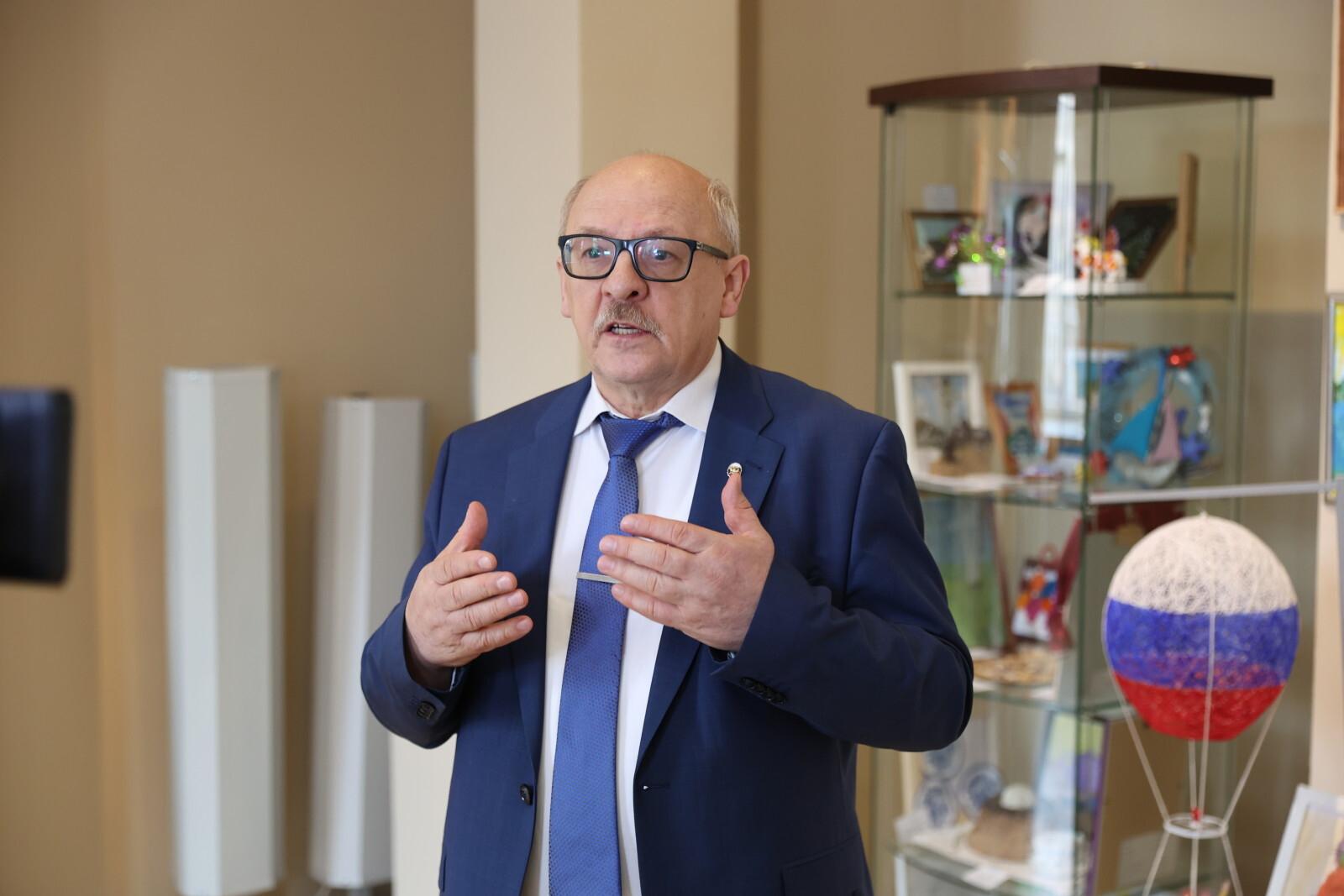 В Петербурге работают над инициативой бесплатных корсетов для детей с идиопатическим сколиозом II степени