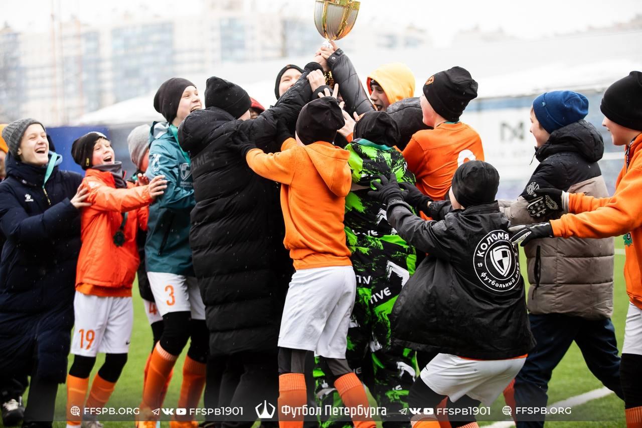 «Коломяги» стали чемпионами Зимнего турнира по футболу