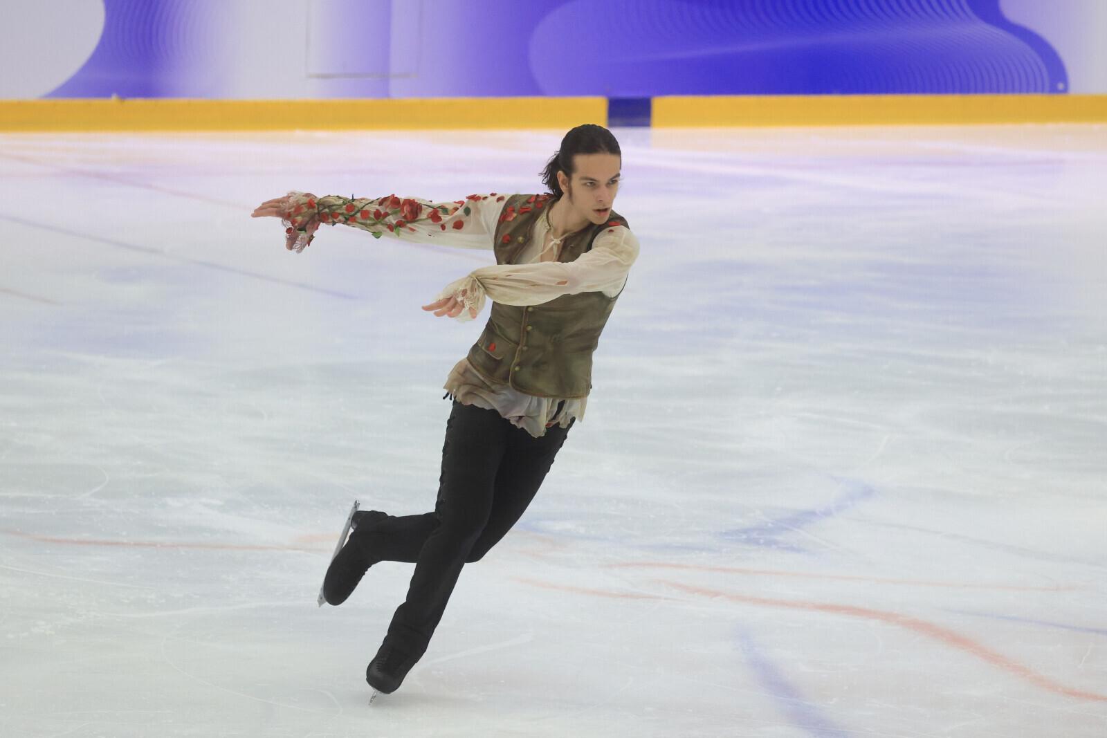 Петр Гуменник выиграл финал Гран-при России по фигурному катанию в Челябинске