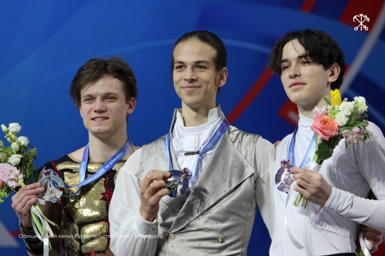 Петербургские фигуристы заняли весь мужской пьедестал в финале Гран-при России