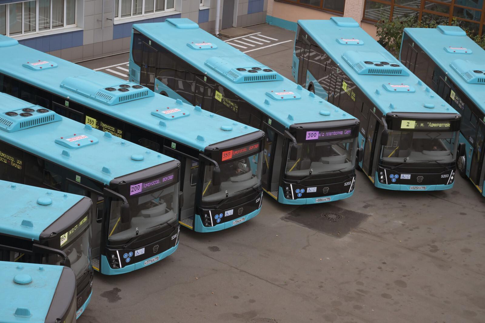 В Петербурге 11 марта автобусы № 160 и 260 изменят свои маршруты