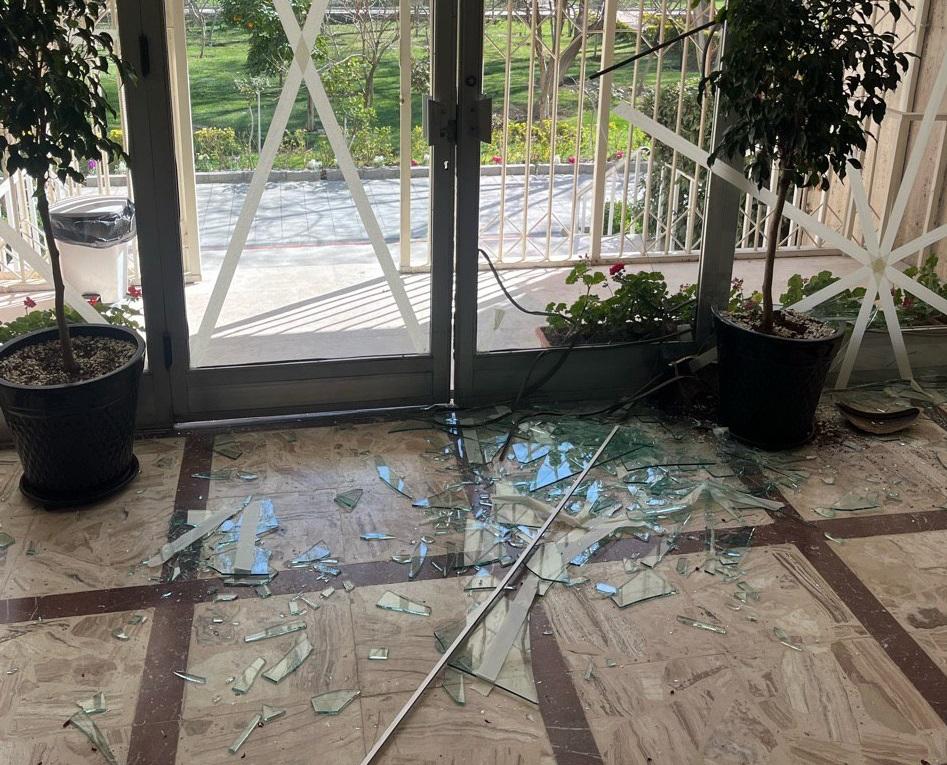 Появились кадры из Генконсульства РФ в Иране, которое пострадало при атаке 8 марта