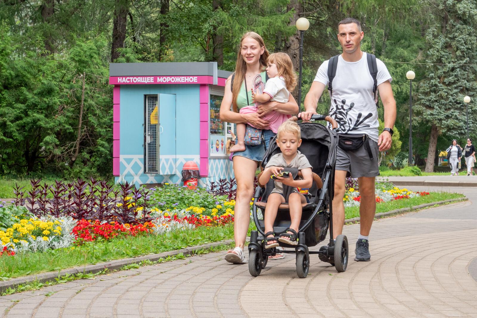 Родителям объяснили, как подготовить первенца к рождению второго ребенка