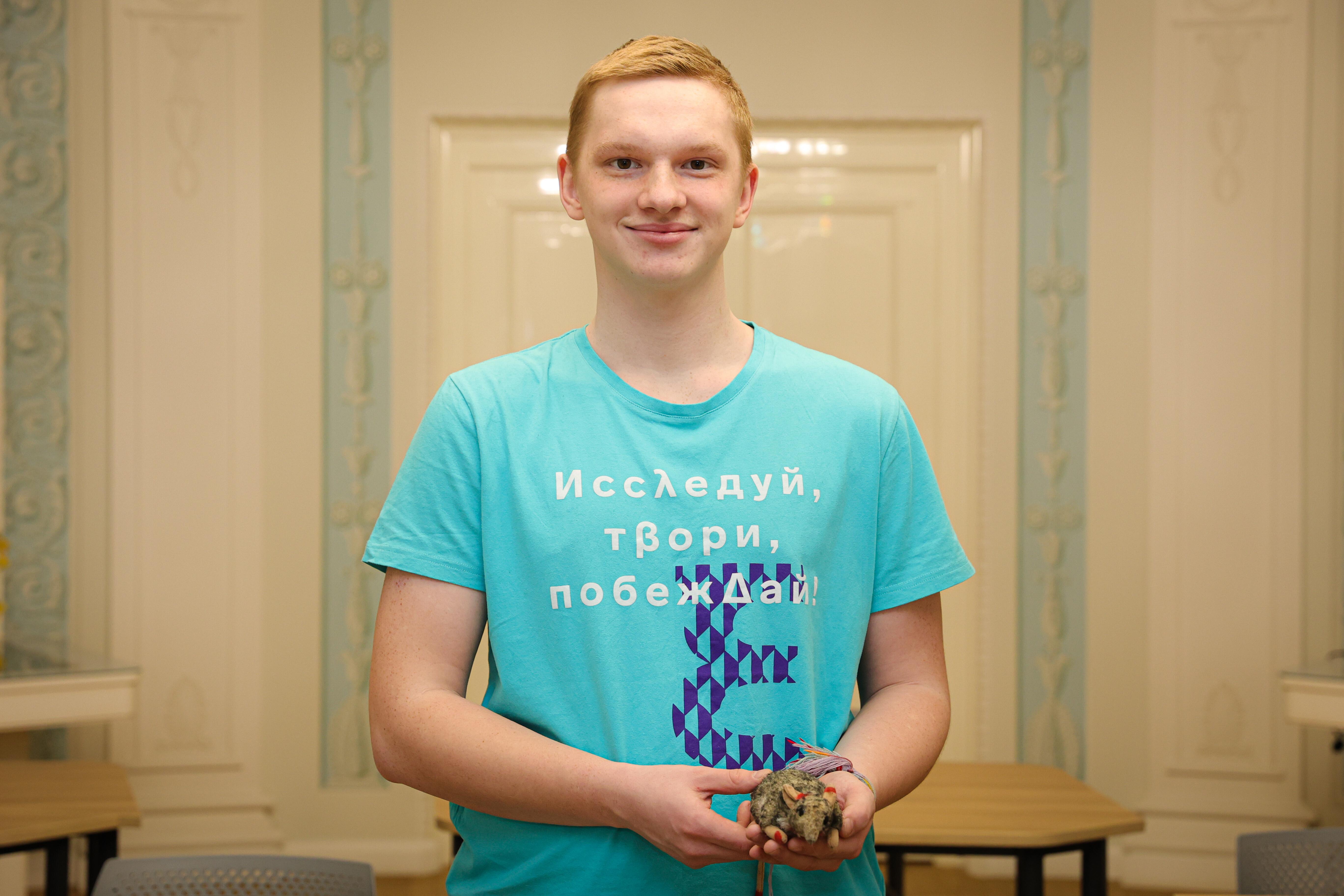 Петербуржец Антон Бабурин разработал инновационный пластырь для мышей