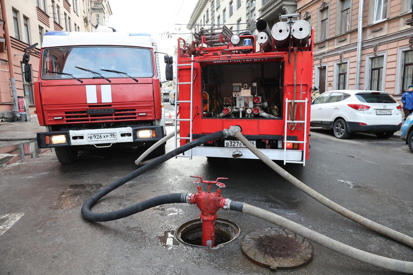 Во Фрунзенском районе загорелся автомобиль
