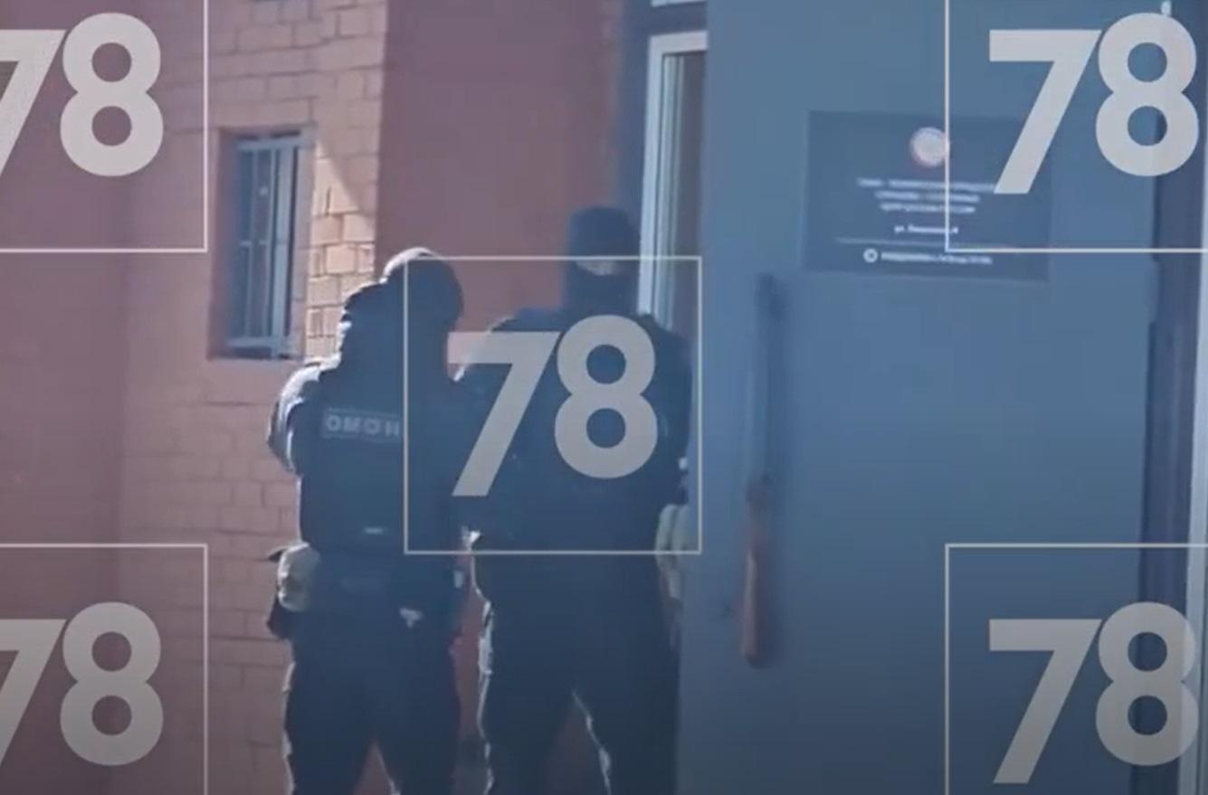 Военная прокуратура начала обыски в стрелковых спортцентрах Петербурга