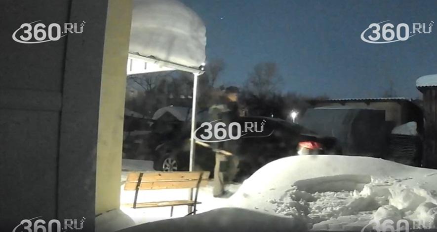 На видео сняли живодера в момент похищения кота в Подмосковье