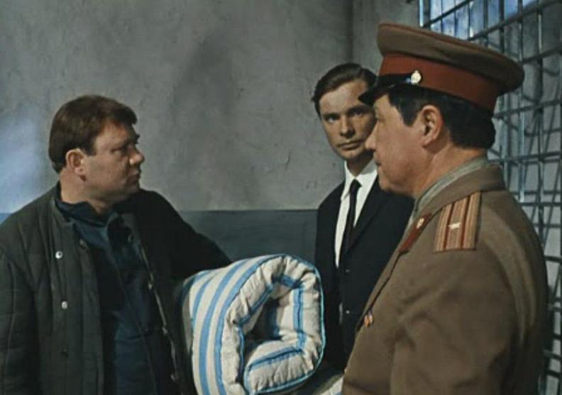 Сценарный промах в финале «Джентльменов удачи» продолжают обсуждать уже более 50 лет