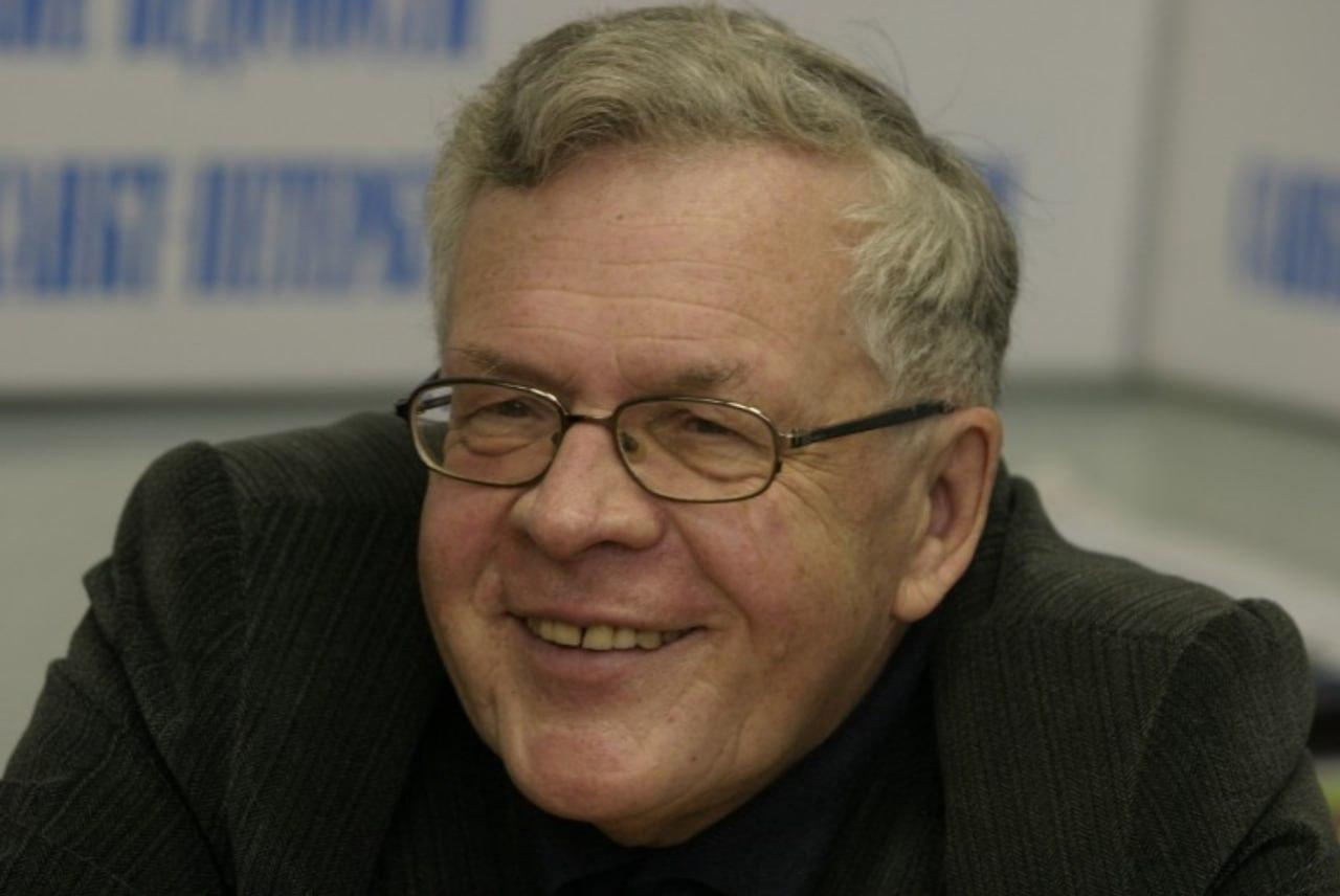 Президент Ассоциации музыкальных музеев и коллекционеров России Михаил Брызгалов призвал брать пример с Фонда Андрея Петрова