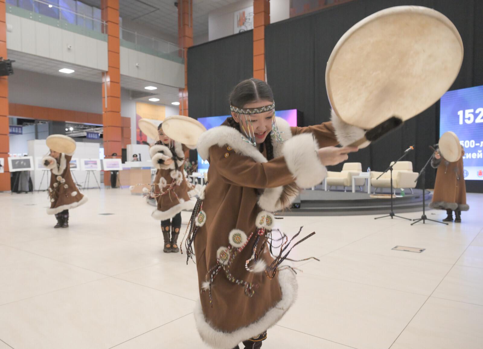 В школах России появятся новые учебники по языкам республик