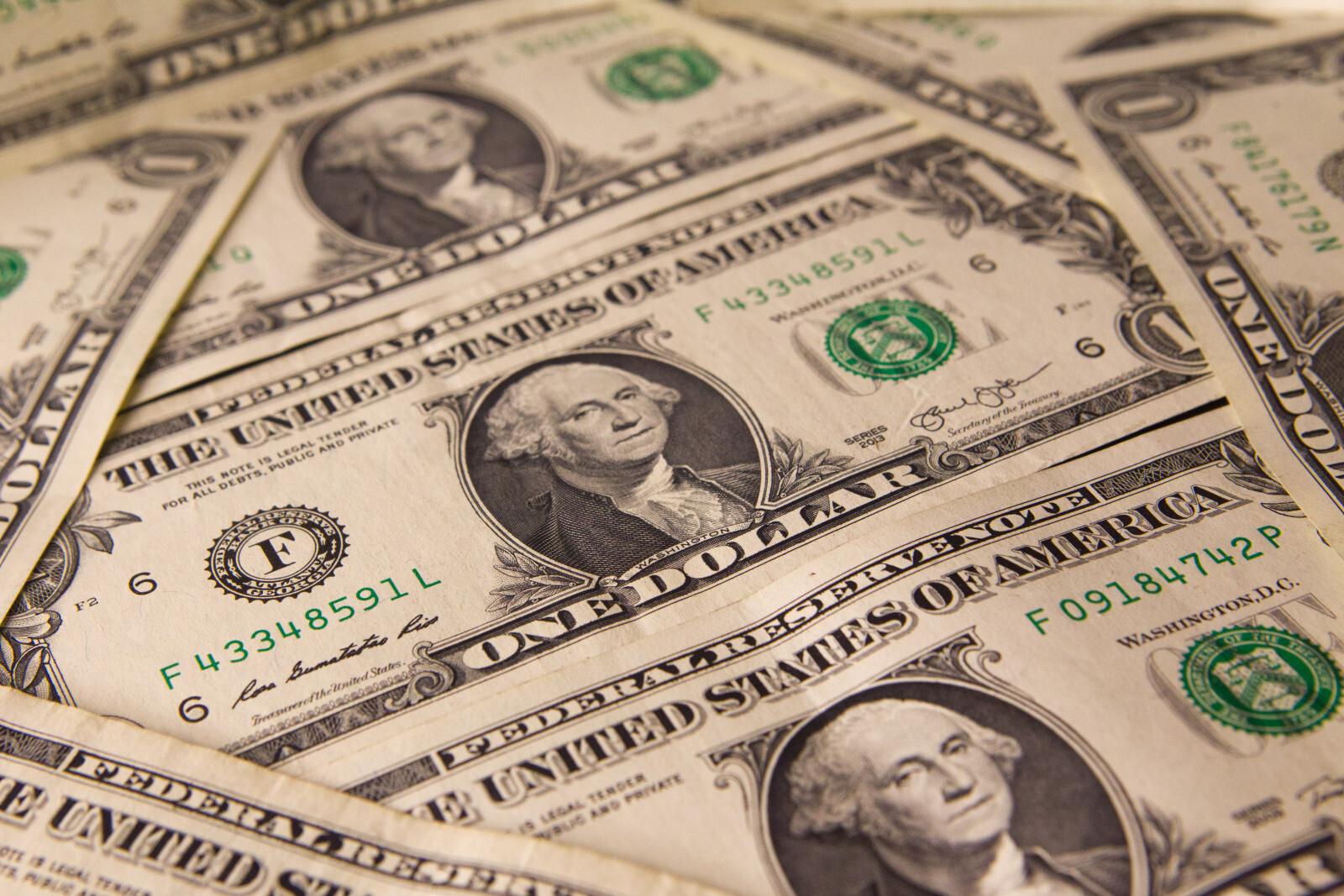 Бессент: Россия заработает 2 миллиарда долларов из-за ослабления санкций США