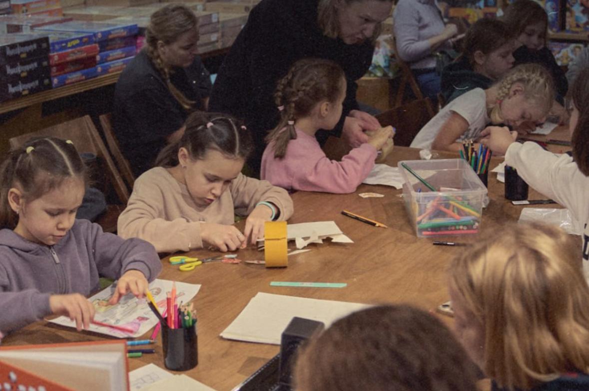 Петербуржцам рассказали, куда можно сходить с детьми на предстоящих каникулах