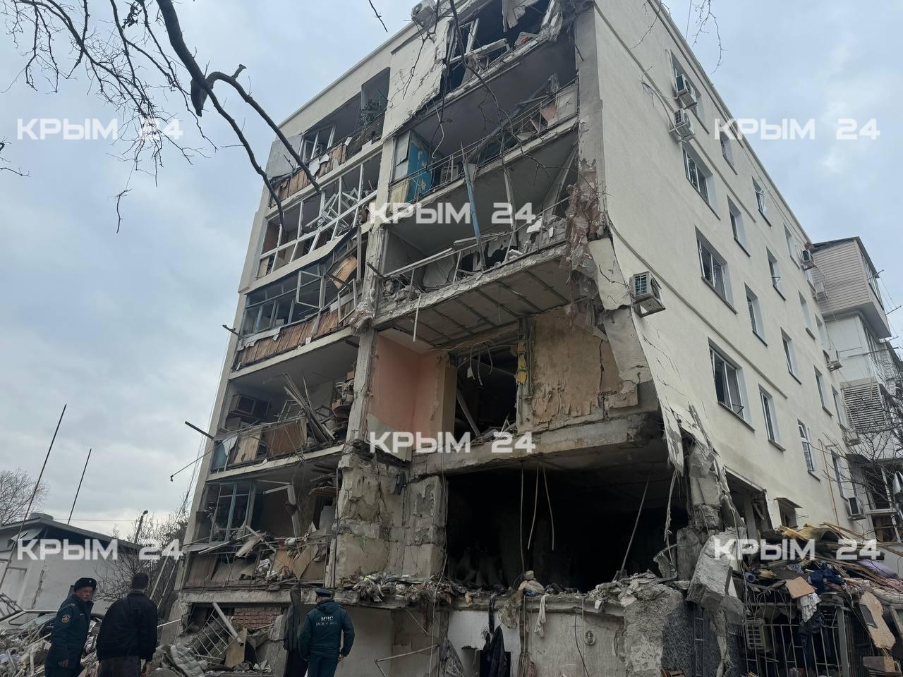 Фото: разрушенную после взрыва многоэтажку в Севастополе восстановят