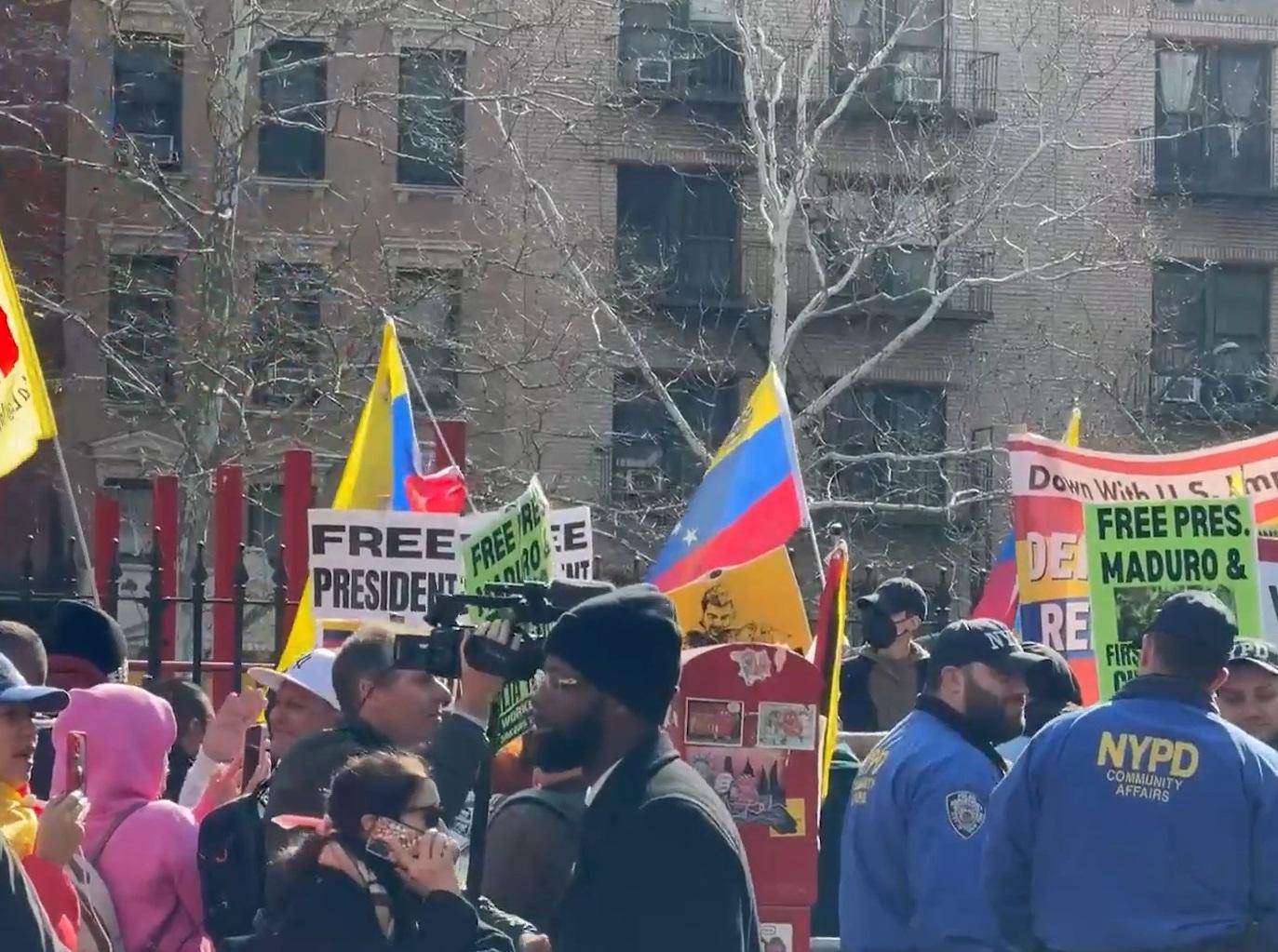 У здания суда на Манхэттене прошли митинги сторонников Мадуро