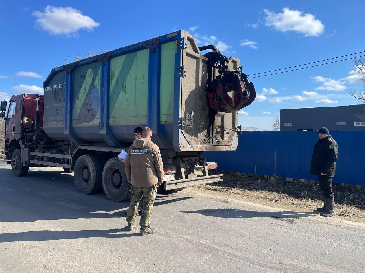 В Гатчинском районе прошел экологический рейд по перевозке отходов