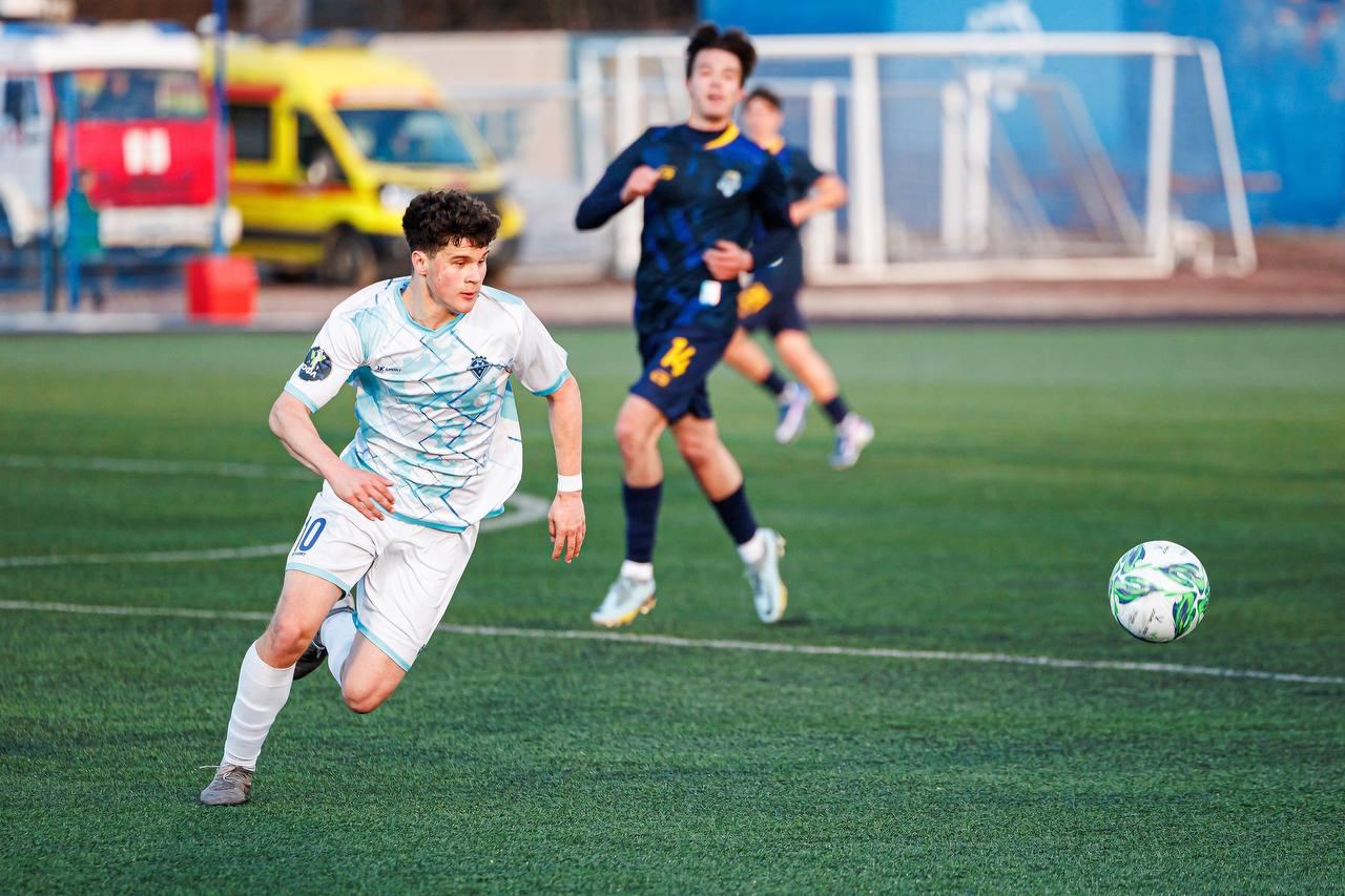 Петербургский «Кировец-Восхождение» уступил «Сочи» и потерял лидерство в МФЛ