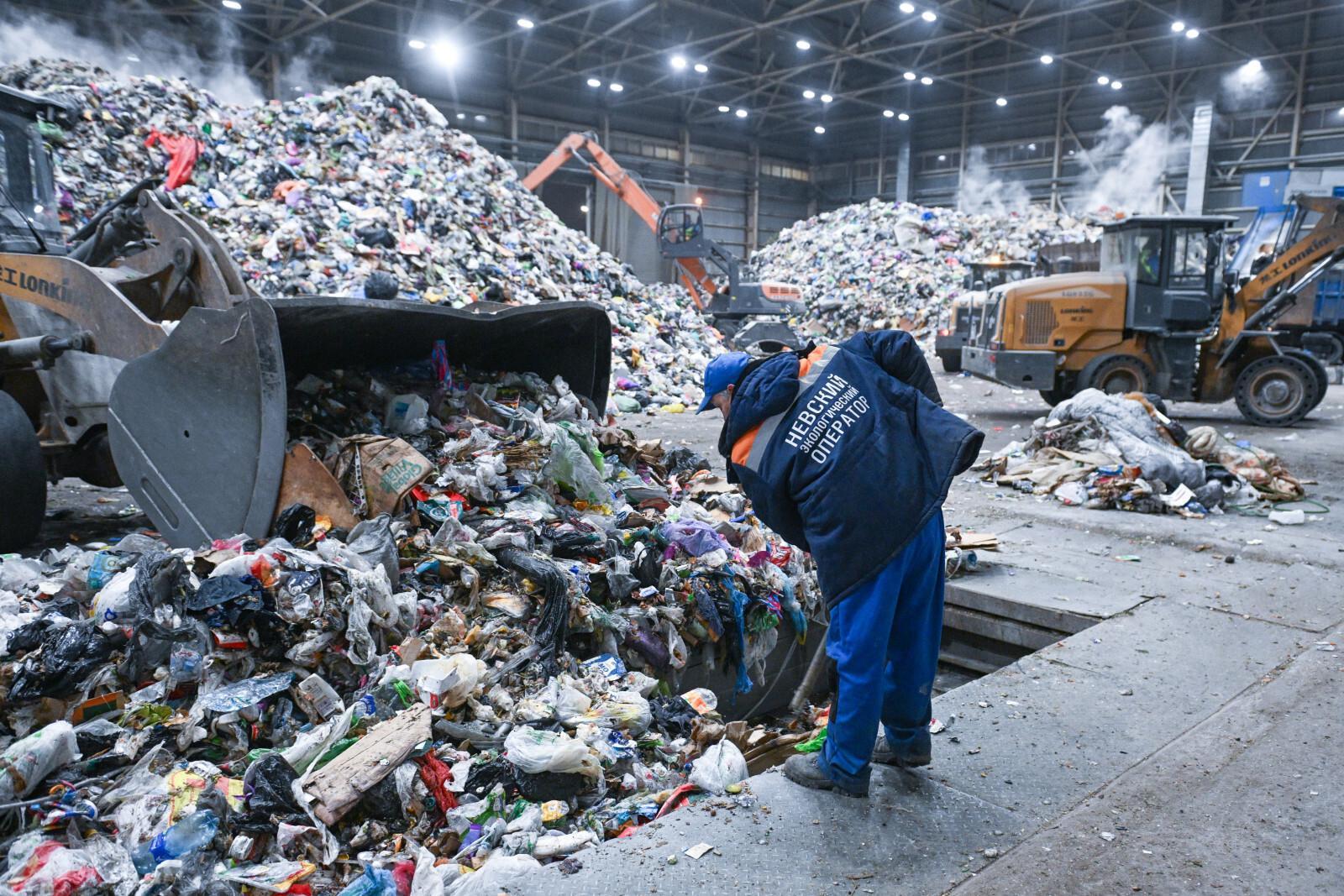 Александр Беглов: «Петербург – лидер в России по сбору опасных отходов»