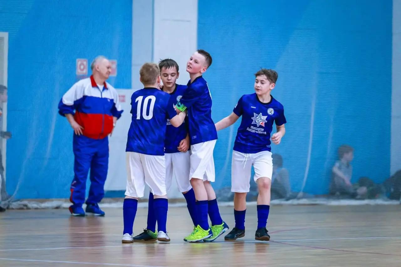 В Петербурге стартовал турнир по футзалу для школьников на Кубок концерна ВКО «Алмаз-Антей»