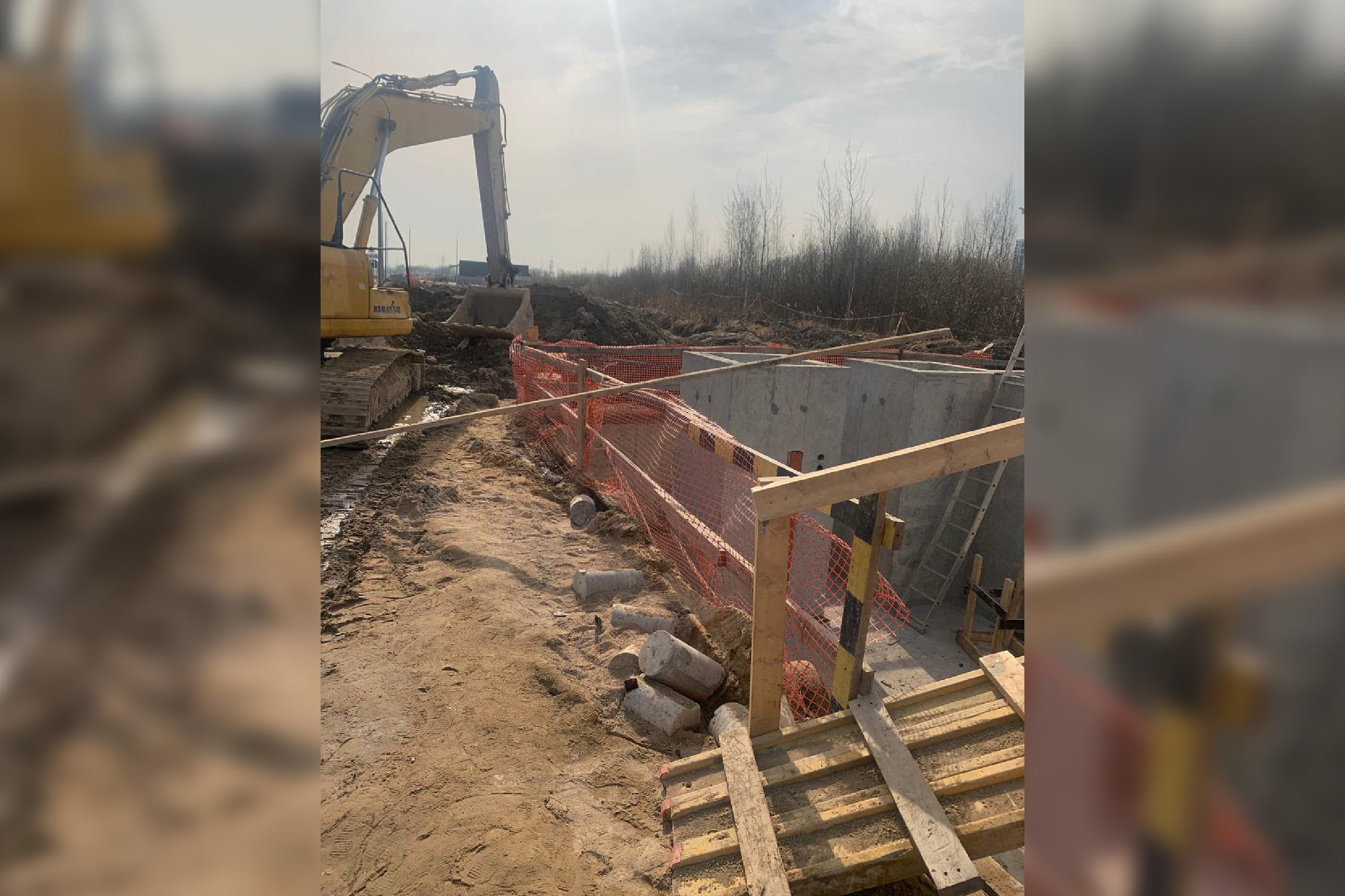 В Кудрово возбудили дело после гибели рабочего в коллекторе