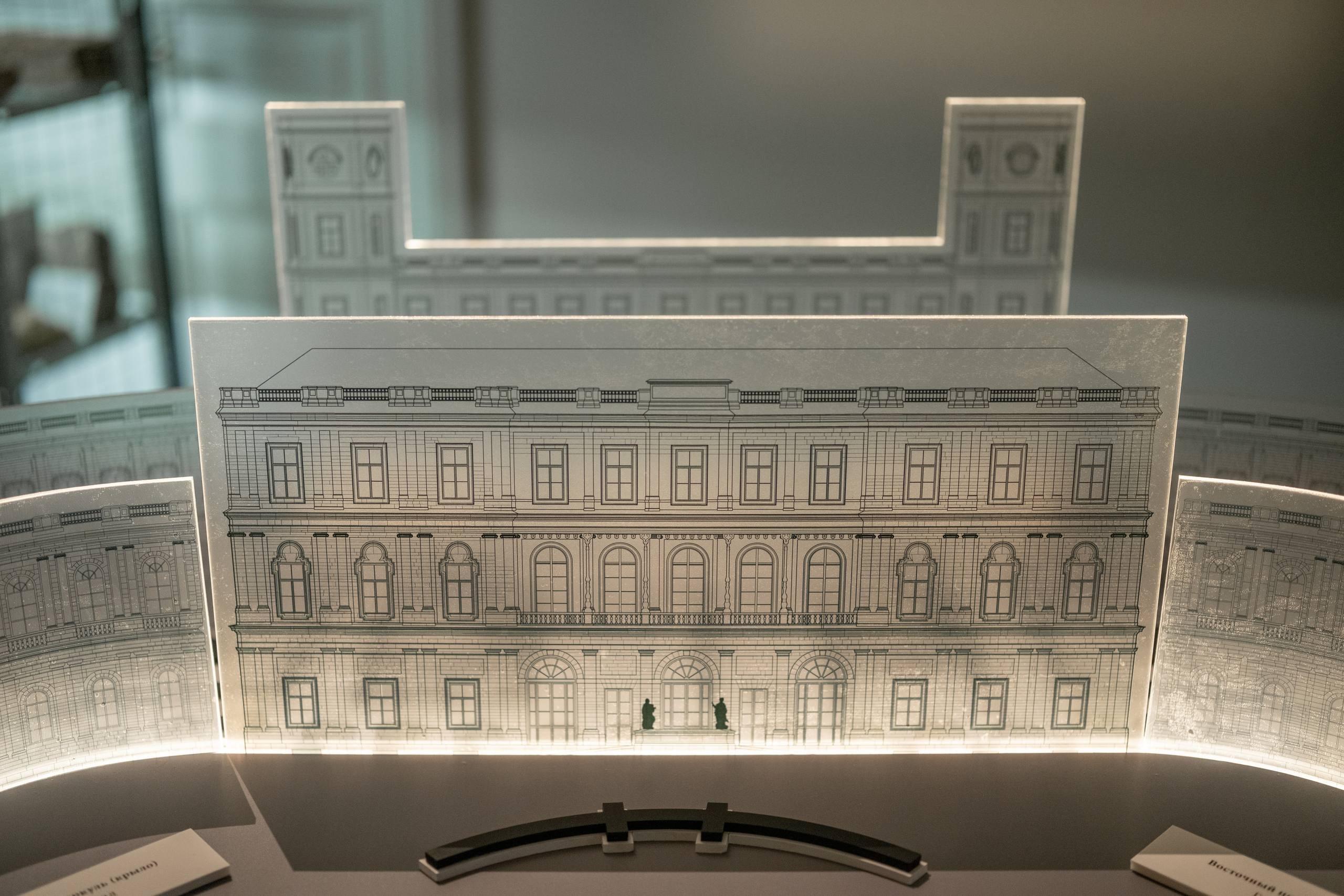 В Гатчинском дворце открылась выставка «Фасады и планы»