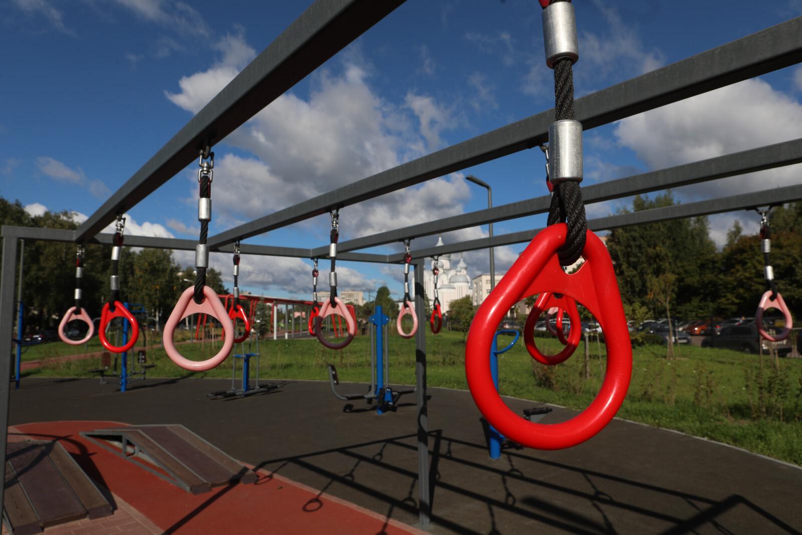 В Вологде жители пожаловались на запертые спортплощадки