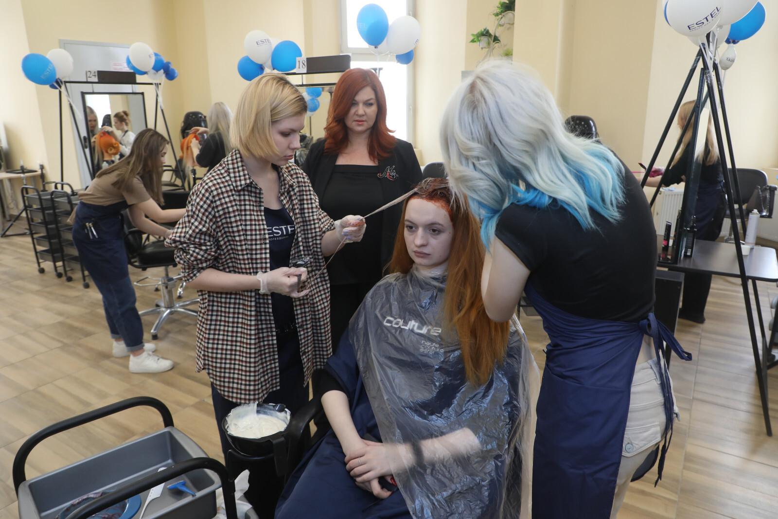 Салоны красоты теряют клиентов: их услуги в Москве подорожали на 20 процентов