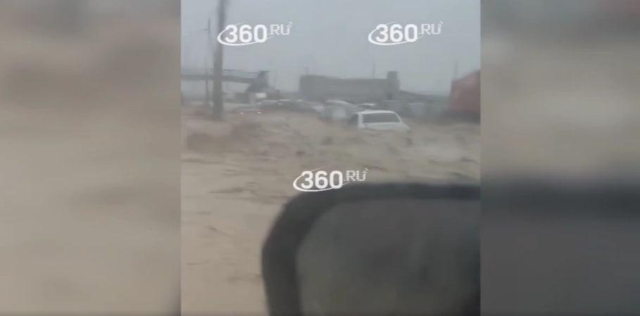 Житель Дагестана спас женщину с четырьмя детьми из тонущего автомобиля