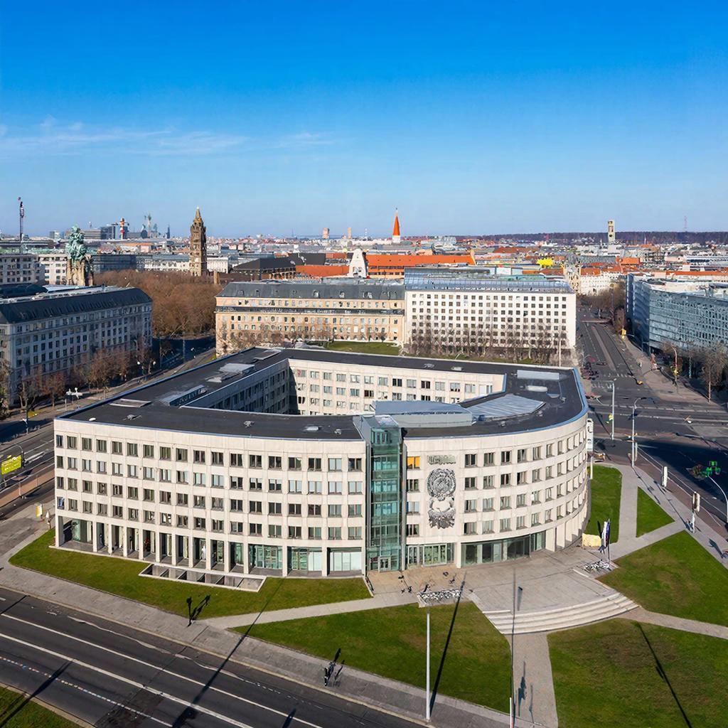 76-летний мужчина облил краской здание Ведомства канцлера ФРГ в Берлине