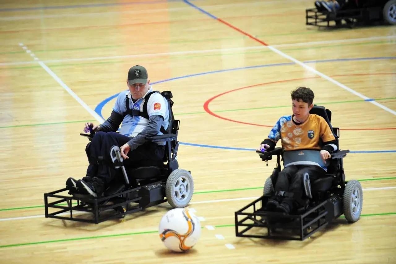 Петербургский «Паралимпик» победил в турнире по футболу на электроколясках