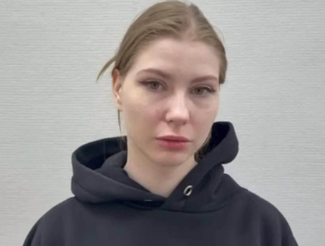 Девушка, сделавшая из кулича чашу для кальяна, извинилась перед верующими