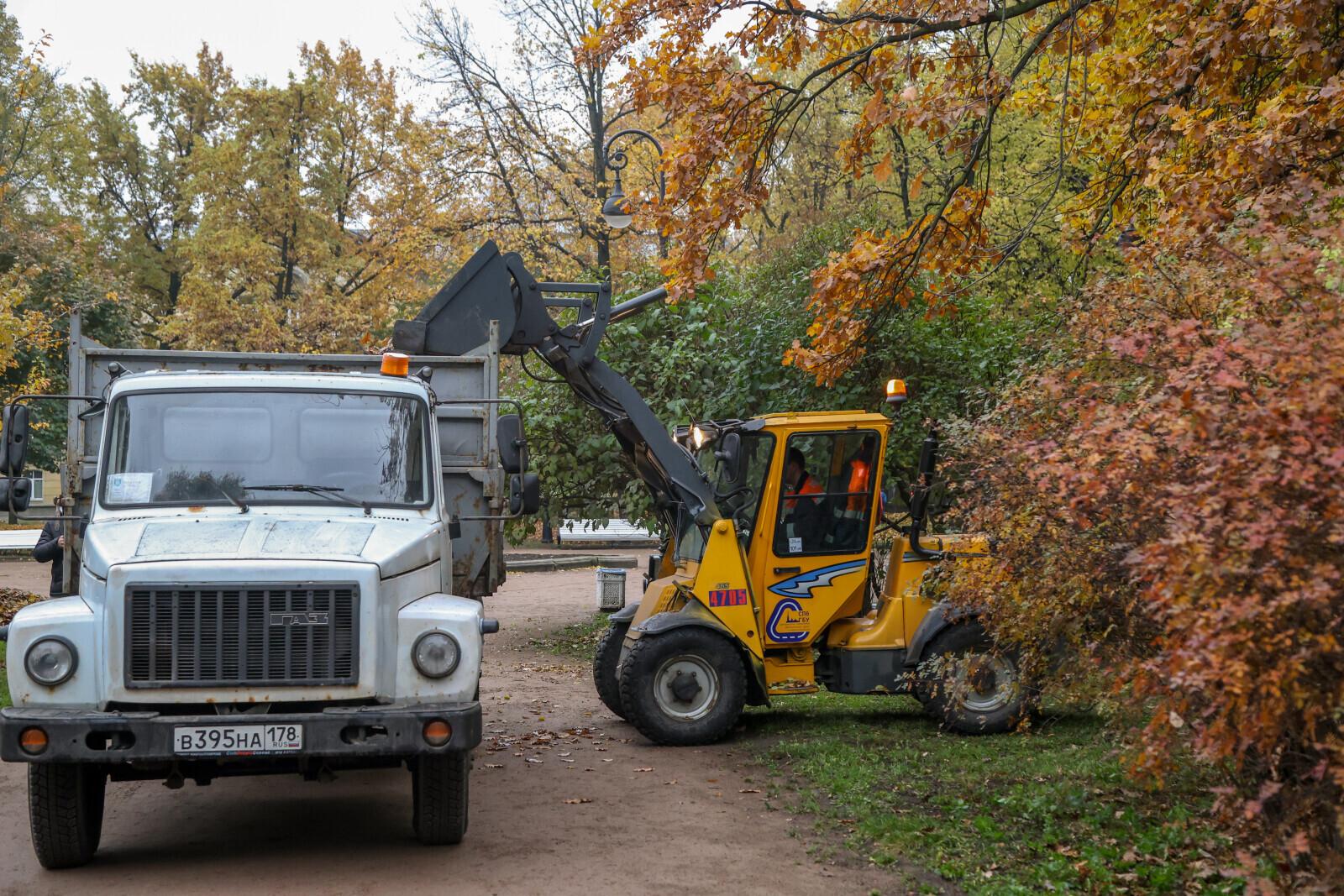 В России предложили платить россиянам за уборку дворов через ГИС ЖКХ
