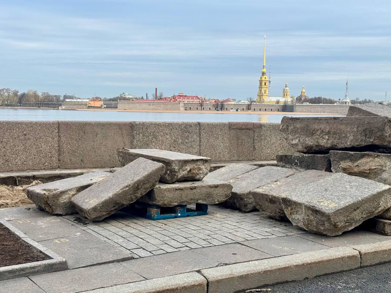 В Петербурге провели осмотр набережных и мостов