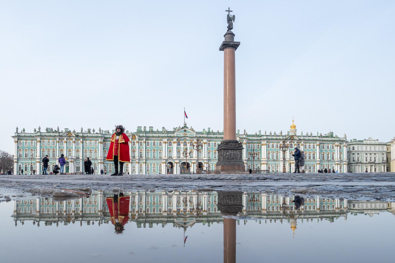 Эрмитаж проводит конкурс детских рисунков «Портрет эрмитажного кота»