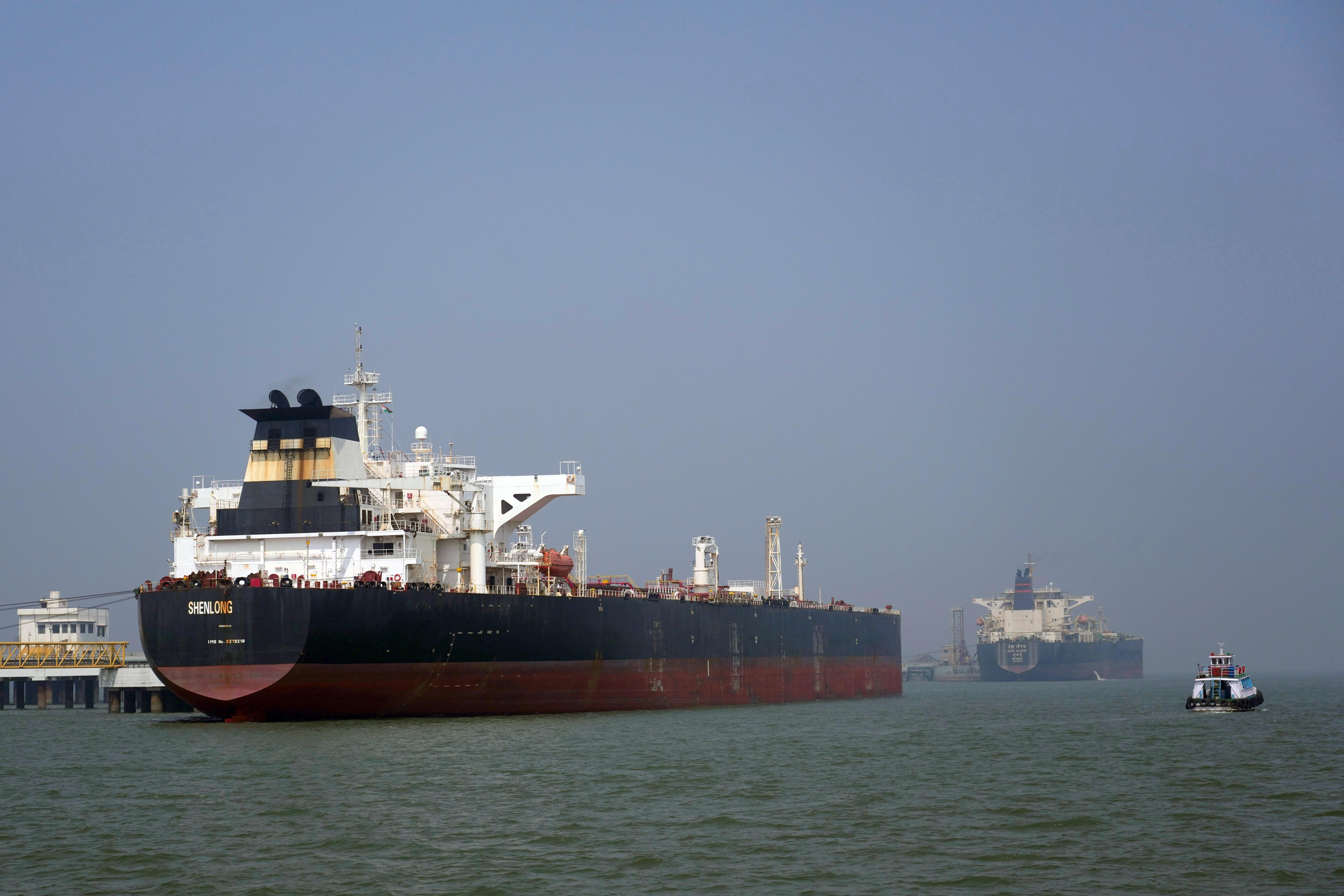 Тегеран заявил, что вернул военный контроль над Ормузским проливом