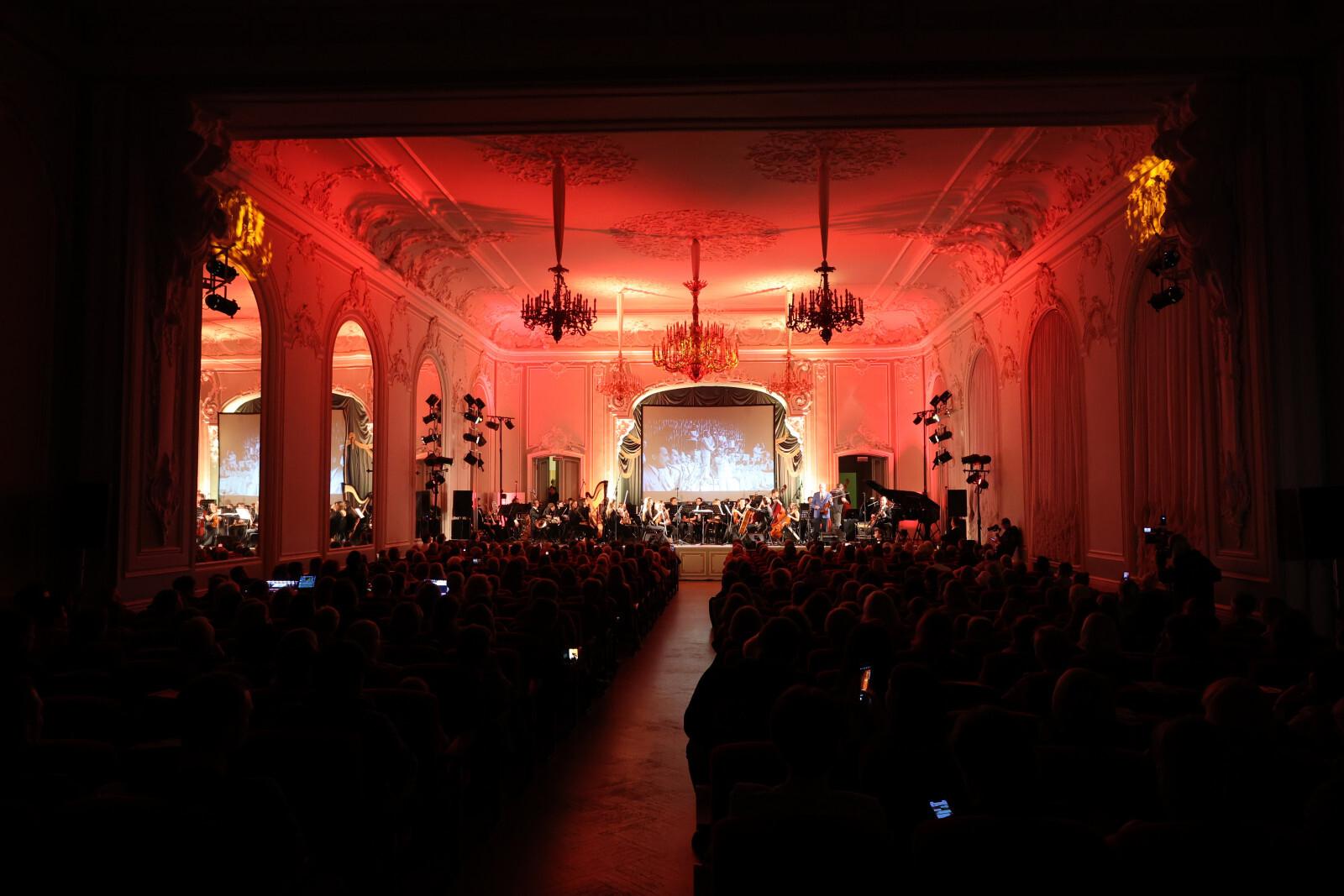 Народный артист высказался о необходимости защищать зрителей от перекупщиков билетов