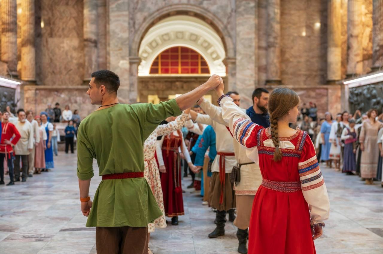 Российский этнографический музей встречает Красную горку хороводами и играми