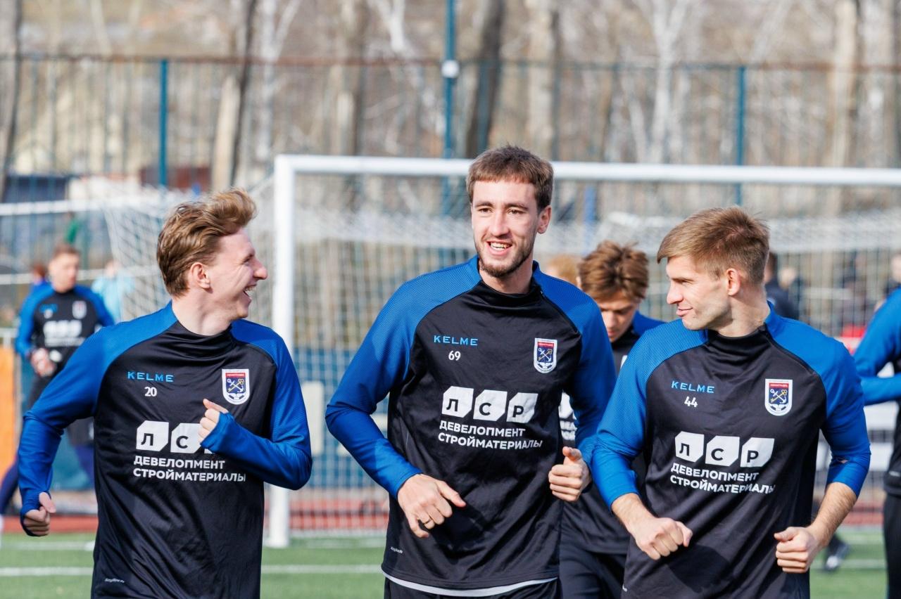 ФК «Ленинградец» в матче чемпионата Второй лиги победил «Торпедо» из Миасса и переместился на первую строчку в таблице