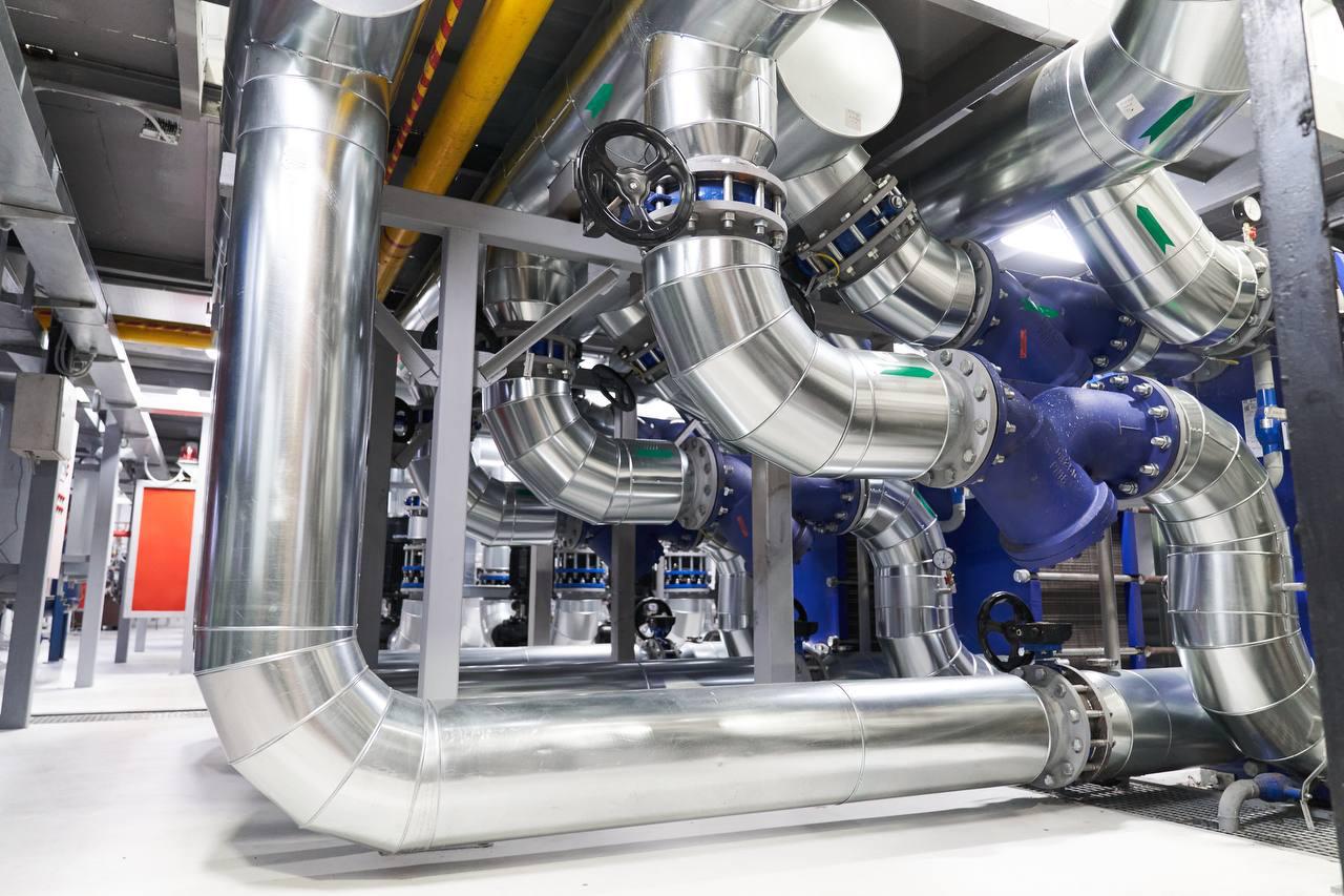 В восьми районах Петербурга проведут 20 испытаний теплосетей