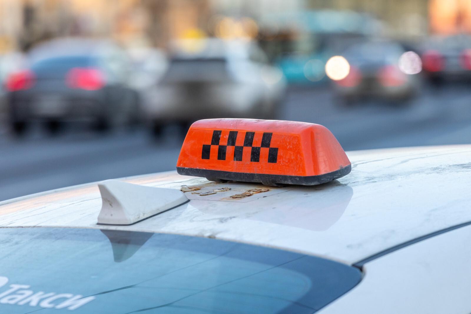 В Санкт-Петербурге 67 тысяч машин такси совершают 3 миллиона поездок в неделю