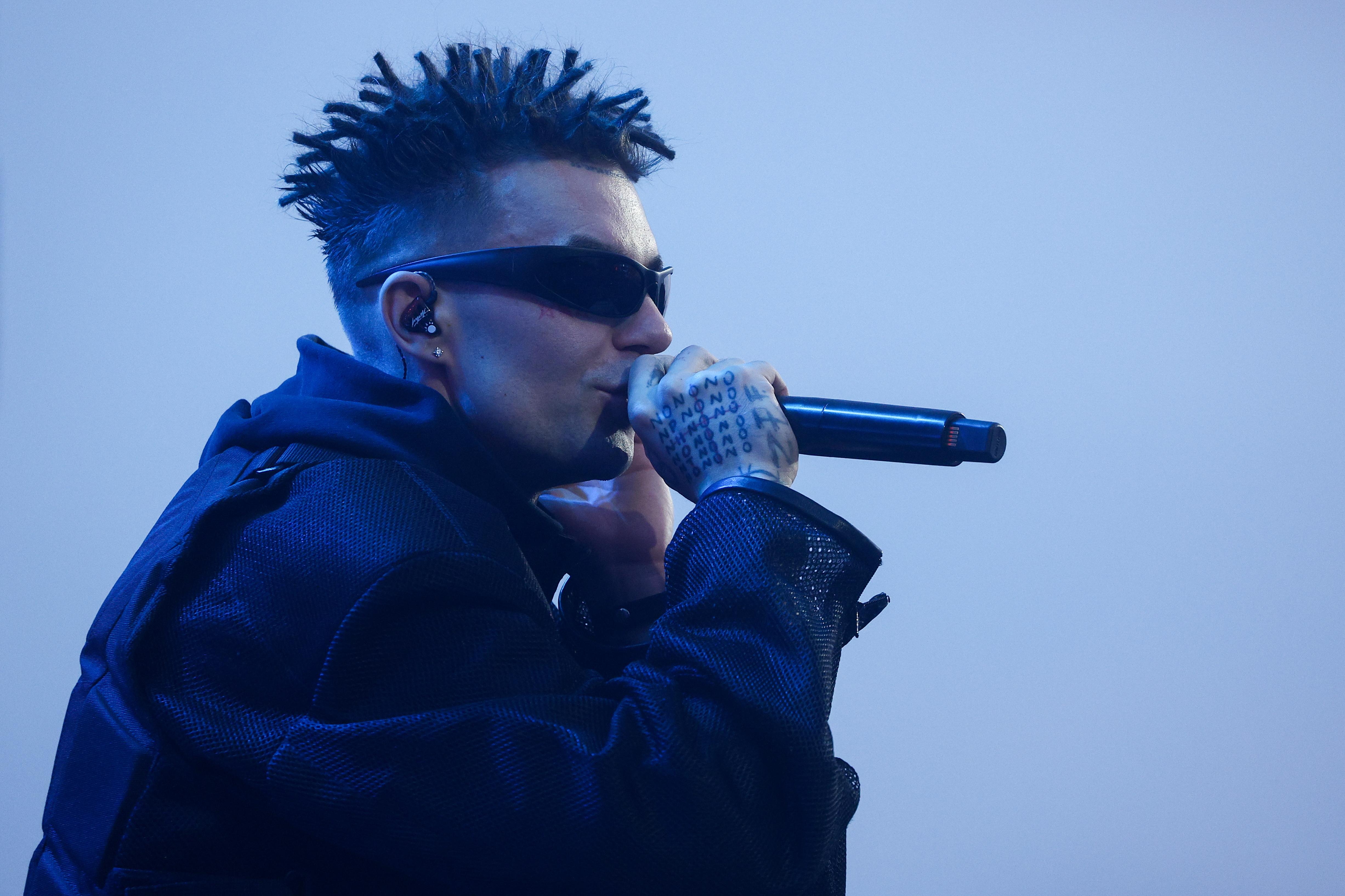 Рэпера Элджея проверят на сатанизм из-за демонических образов на концертах