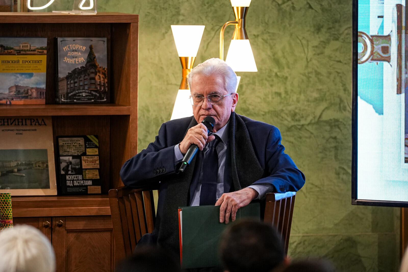 Директор Эрмитажа Михаил Пиотровский попал в новый санкционный список ЕС