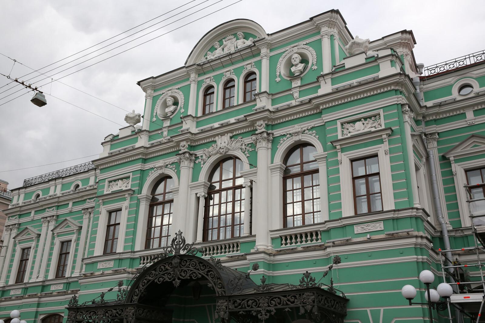 Театр Наций приедет с гастролями в Петербург