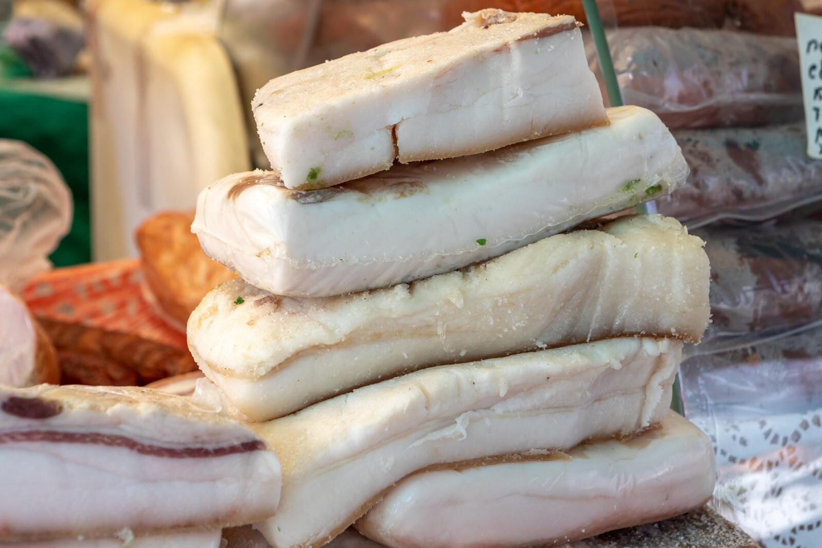 Врач и телеведущий Александр Мясников разрешил есть сало людям с повышенным холестерином