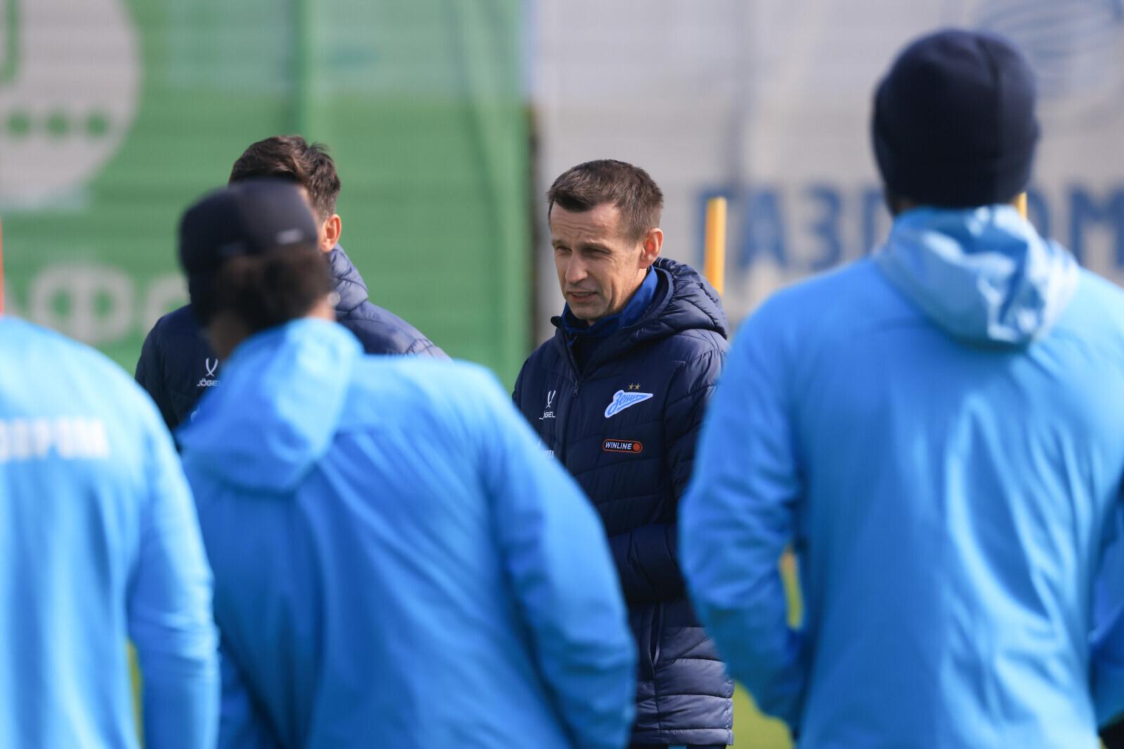 Петербургский «Зенит» сыграет 26 апреля с грозненским «Ахматом»